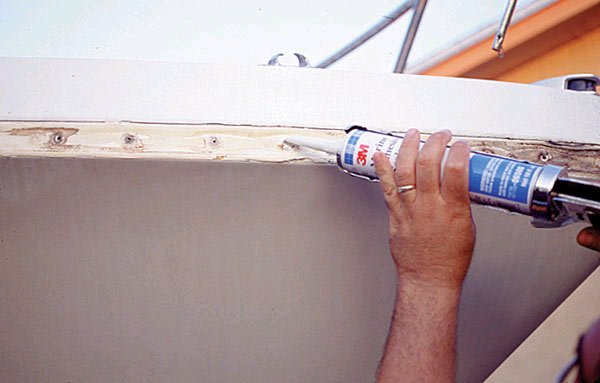 How to Find the Right Rub Rail for Your Boat 