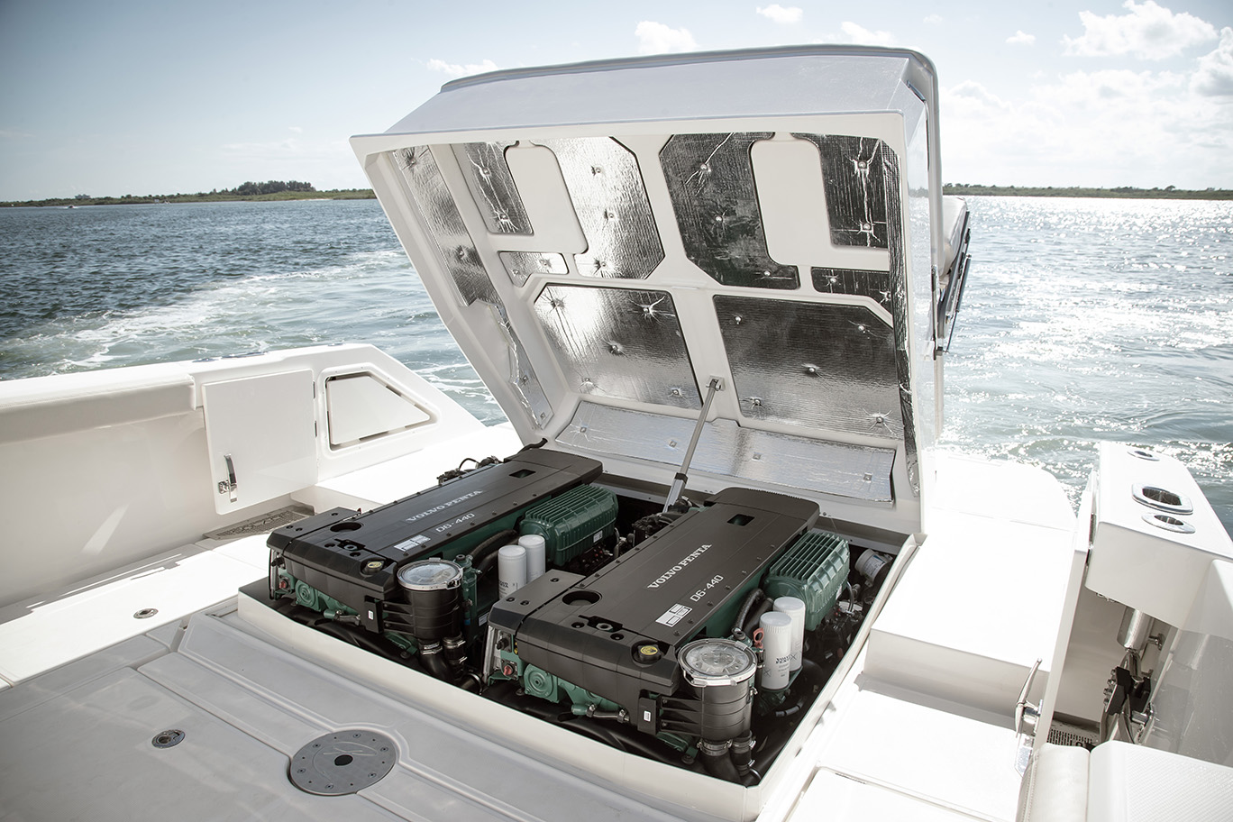 Volvo-Penta Solace 415CS Diesel Engine