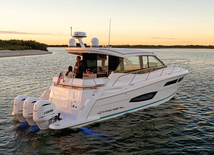 Regal 38 XO Big Boat Yacht