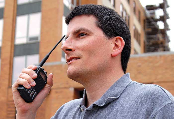 Sin aliento retorta entregar Choosing A Handheld VHF Radio | BoatUS