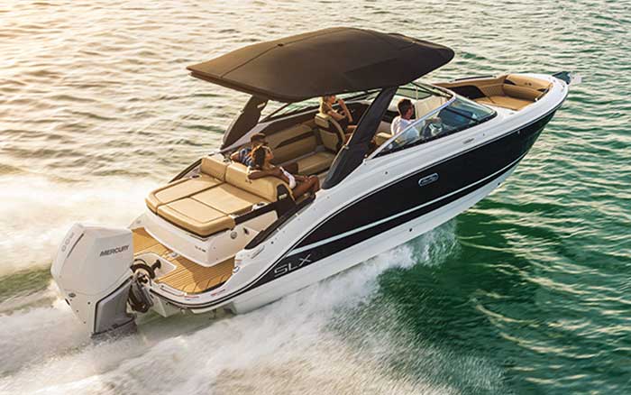https://www.boatus.com/-/media/images/boatus/article-others/2023/march/sea-ray-slx-260-outboard-running.ashx?h=438&w=700&la=en&hash=FB6C11C2DB2584CF61B8D2BD5A986D43